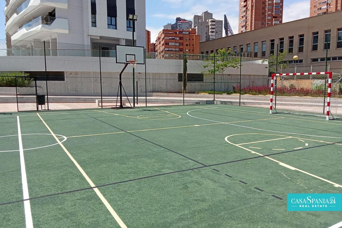 2 bedroom Apartment for sale in Benidorm with pool garage - € 519,000 (Ref: 9014555)