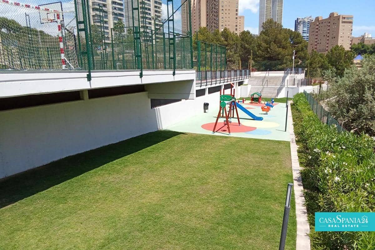 2 bedroom Apartment for sale in Benidorm with pool garage - € 519,000 (Ref: 9014555)