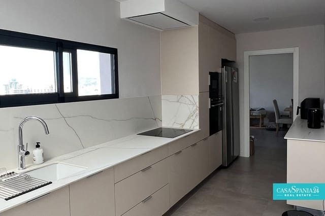 3 soverom Penthouse til salgs i Benidorm med svømmebasseng garasje - € 490 000 (Ref: 9017350)