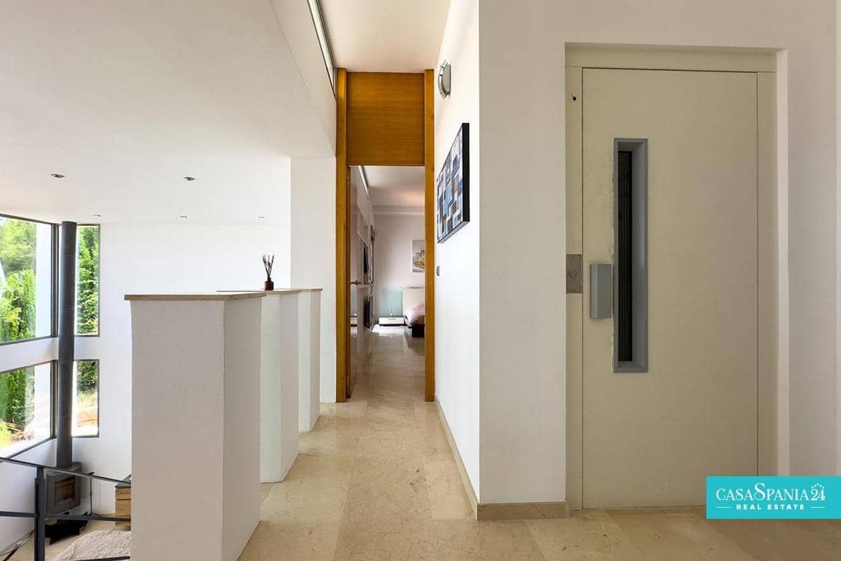 5 makuuhuone Huvila myytävänä paikassa Calpe / Calp mukana uima-altaan - 1 575 000 € (Ref: 9065398)