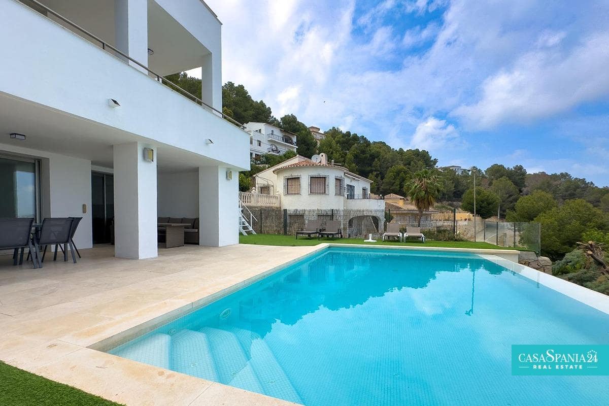 5 makuuhuone Huvila myytävänä paikassa Calpe / Calp mukana uima-altaan - 1 575 000 € (Ref: 9065398)