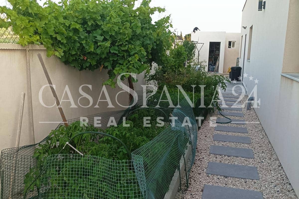 5 slaapkamer Villa te koop in Monforte del Cid met zwembad garage - € 479.000 (Ref: 9099301)