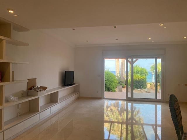 5 slaapkamer Rijtjeshuis te koop in El Campello met zwembad garage - € 776.000 (Ref: 9143144)