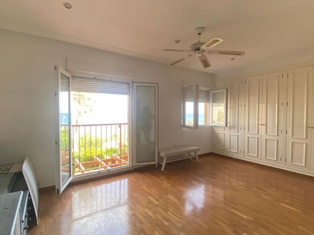 5 slaapkamer Rijtjeshuis te koop in El Campello met zwembad garage - € 776.000 (Ref: 9143144)