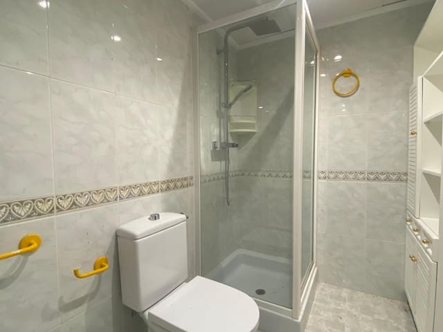 5 slaapkamer Rijtjeshuis te koop in El Campello met zwembad garage - € 776.000 (Ref: 9143144)