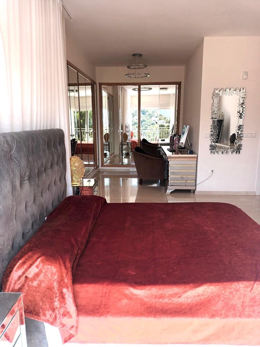 3 Zimmer Villa zu verkaufen in Altea mit Pool Garage - 950.000 € (Ref: 9392077)