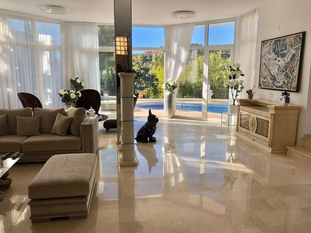 3 Zimmer Villa zu verkaufen in Altea mit Pool Garage - 950.000 € (Ref: 9392077)