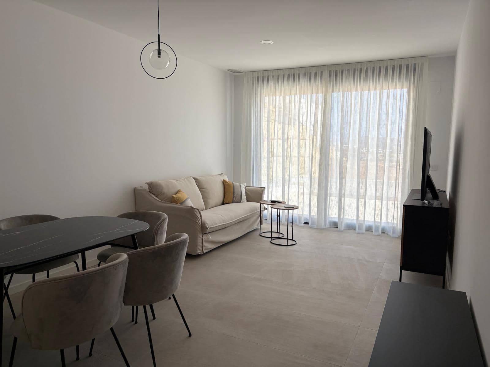 Appartement de 2 chambres à louer à Finestrat avec garage - 2 000 € (Ref: 9396257)