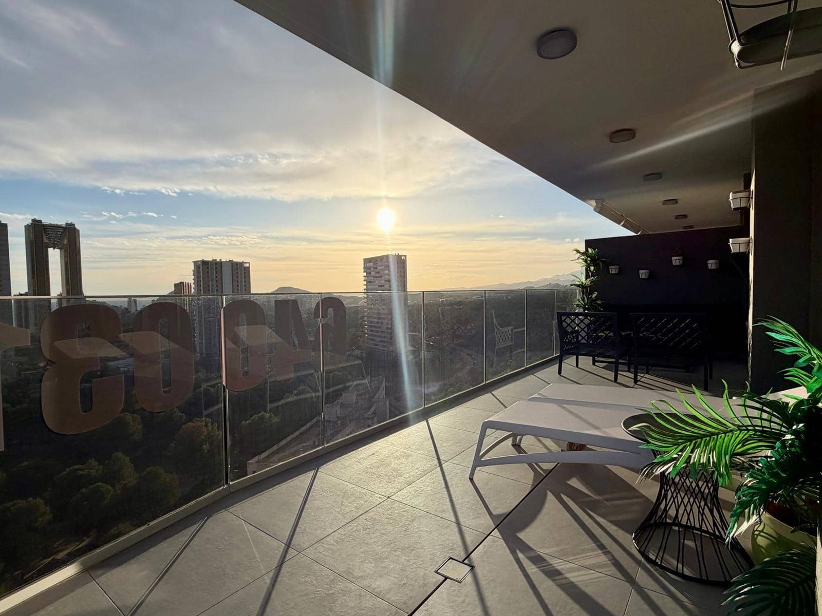 3 sovrum Lägenhet till salu i Benidorm med pool garage - 625 000 € (Ref: 9596407)