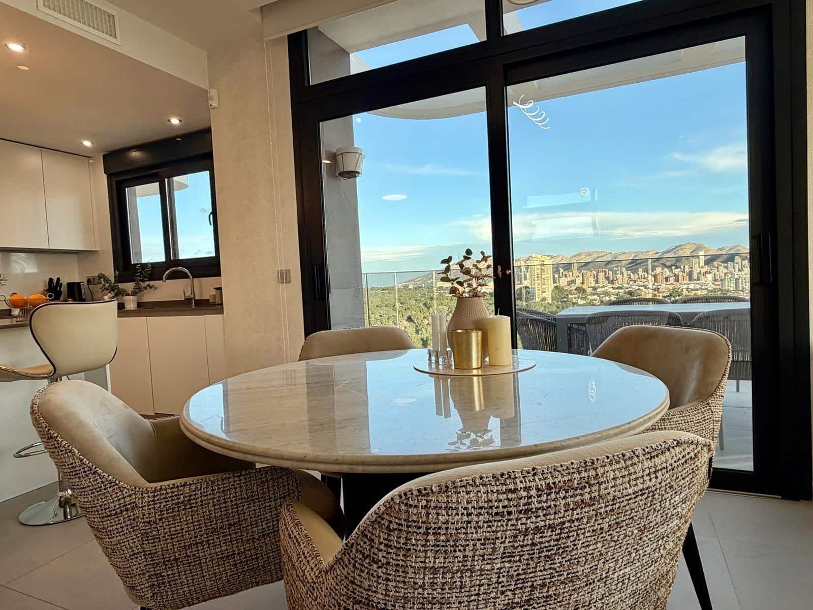 3 sovrum Lägenhet till salu i Benidorm med pool garage - 625 000 € (Ref: 9596407)