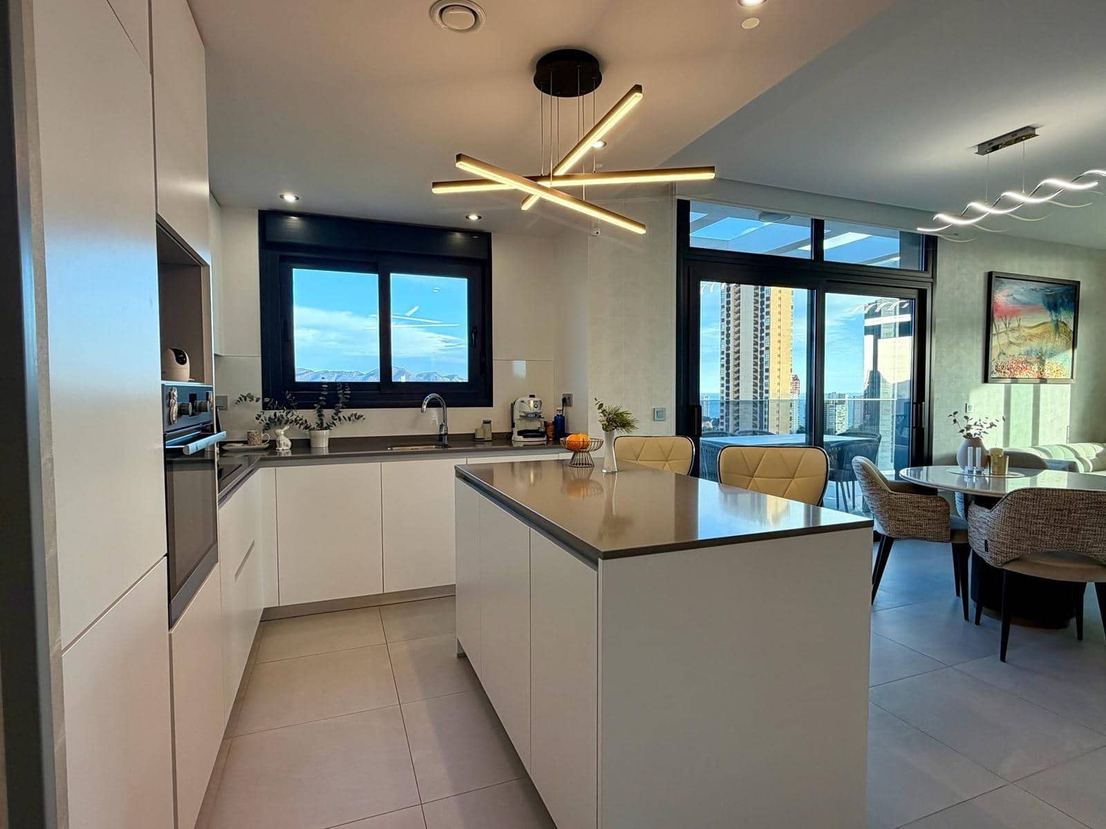 3 camera da letto Appartamento in vendita in Benidorm con piscina garage - 625.000 € (Rif: 9596407)