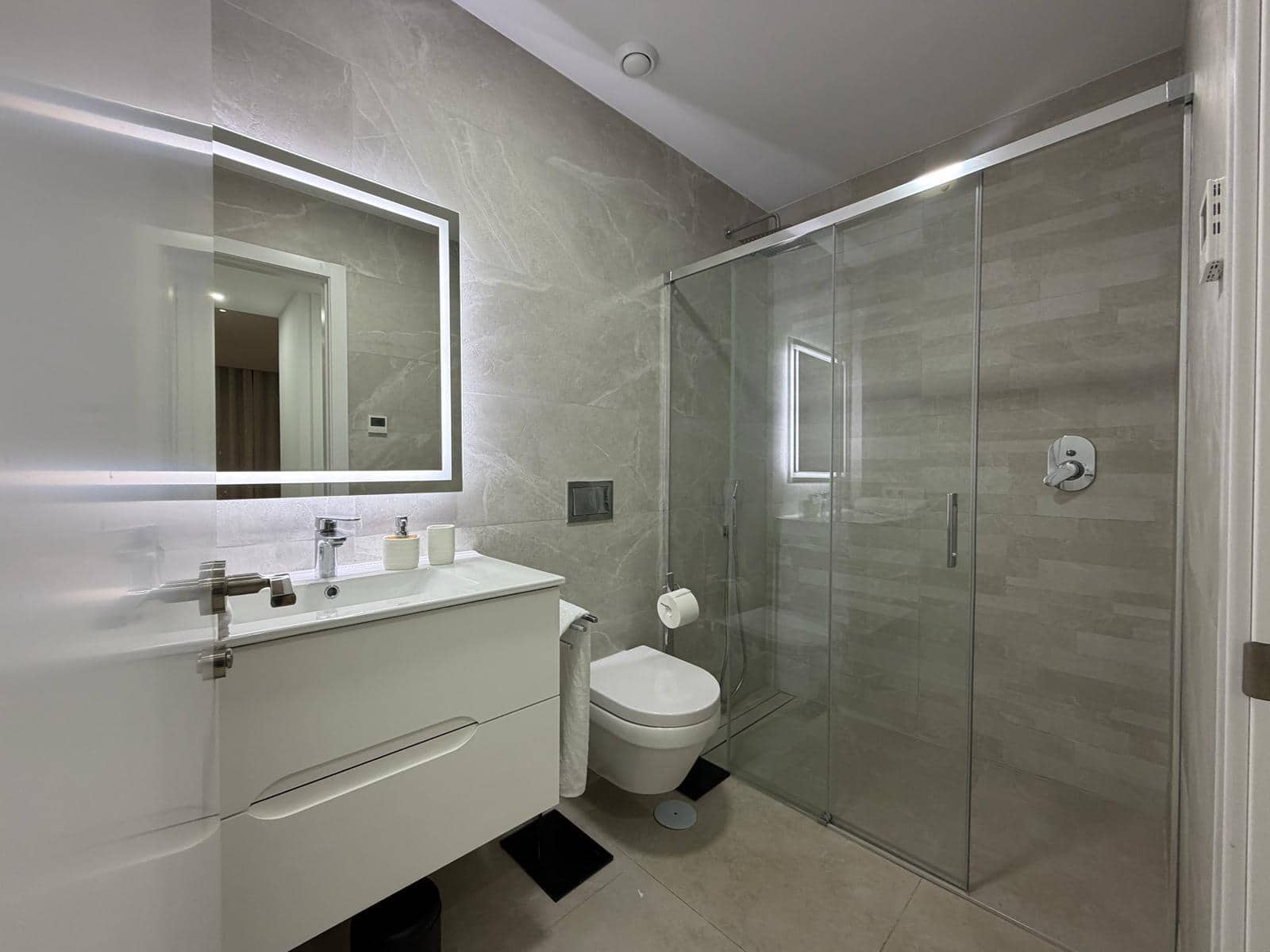 2 makuuhuone Huoneisto vuokrattavana paikassa Finestrat - 2 400 € (Ref: 9625926)