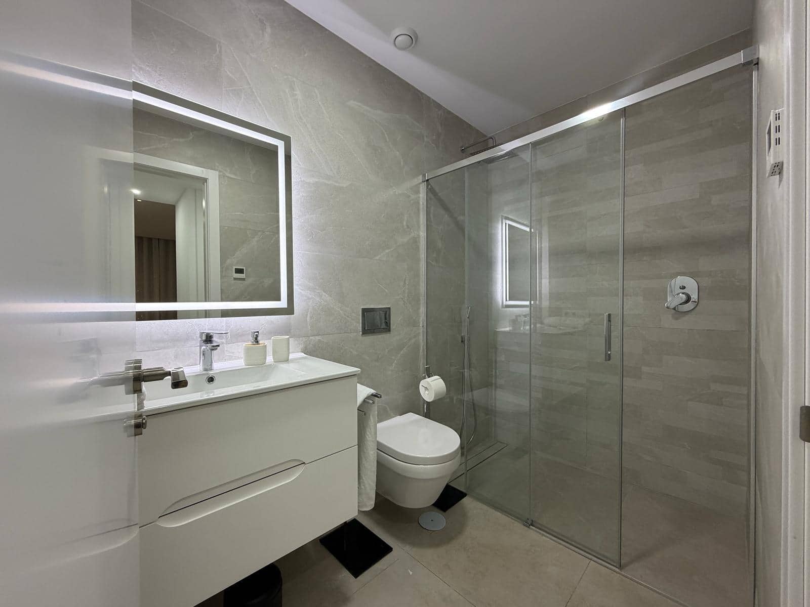 2 makuuhuone Huoneisto vuokrattavana paikassa Finestrat - 2 400 € (Ref: 9625926)