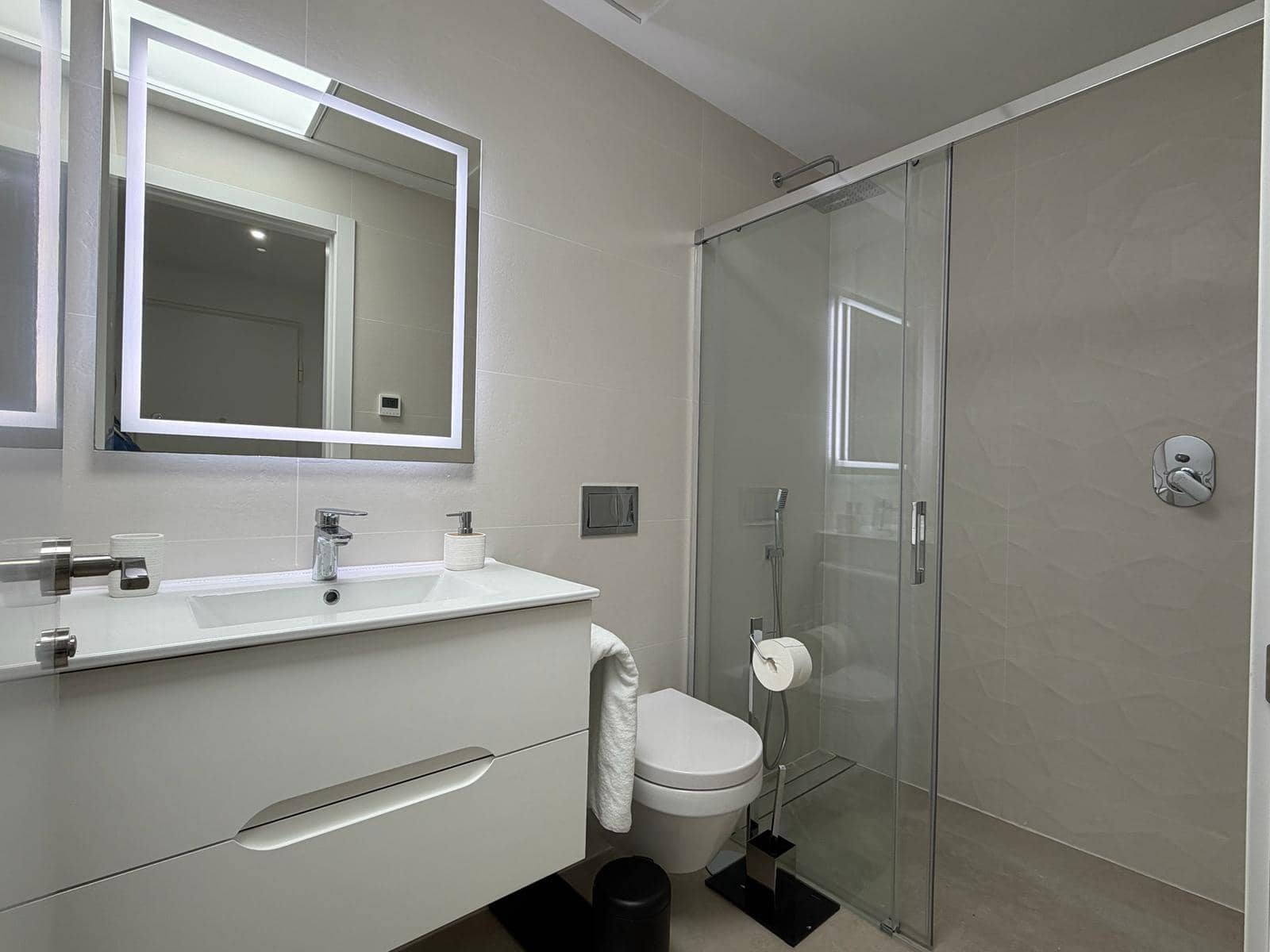 2 makuuhuone Huoneisto vuokrattavana paikassa Finestrat - 2 400 € (Ref: 9625926)