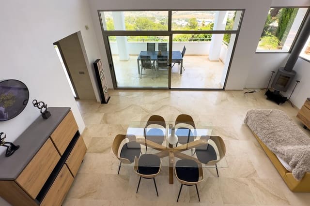 5 bedroom Villa for sale in Calpe / Calp with pool garage - € 1,250,000 (Ref: 9787615)