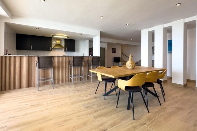 5 bedroom Villa for sale in Calpe / Calp with pool garage - € 1,250,000 (Ref: 9787615)