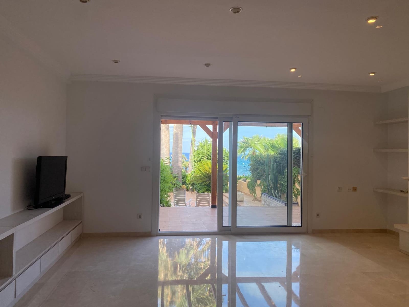 5 quarto Casa em Banda para venda em El Campello com piscina garagem - 776 000 € (Ref: 9787627)