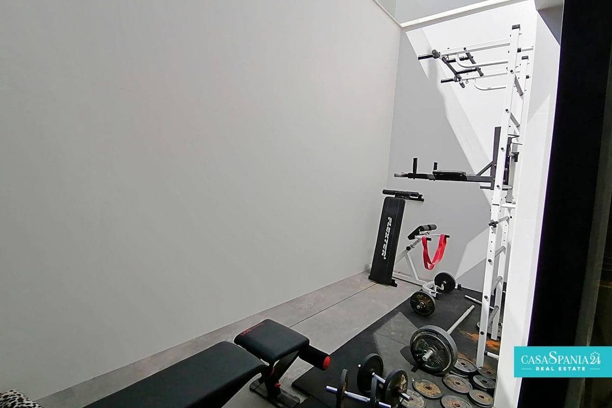 4 soverom Villa til salgs i Benidorm med svømmebasseng garasje - € 2 500 000 (Ref: 9787629)