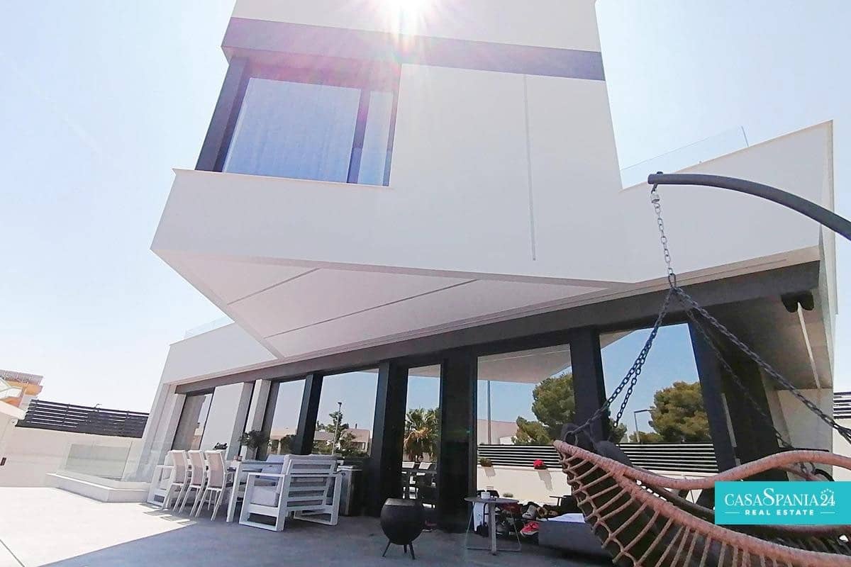 4 soverom Villa til salgs i Benidorm med svømmebasseng garasje - € 2 500 000 (Ref: 9787629)