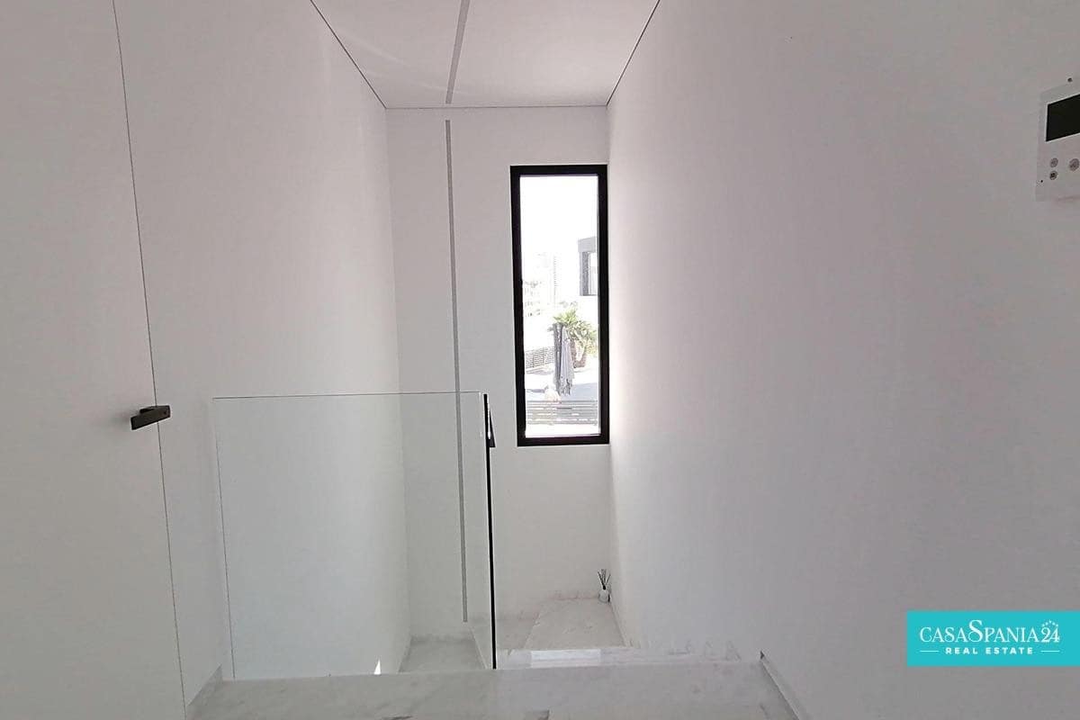 4 soverom Villa til salgs i Benidorm med svømmebasseng garasje - € 2 500 000 (Ref: 9787629)
