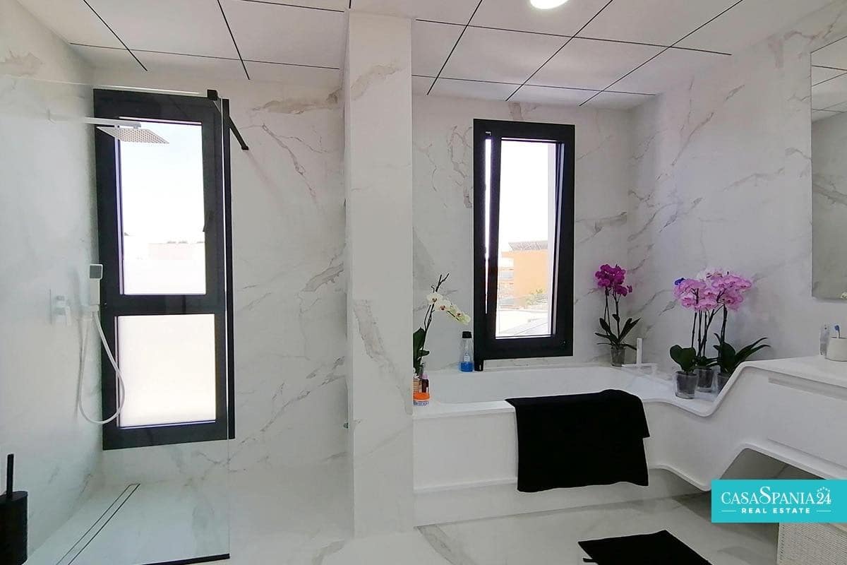 4 soverom Villa til salgs i Benidorm med svømmebasseng garasje - € 2 500 000 (Ref: 9787629)