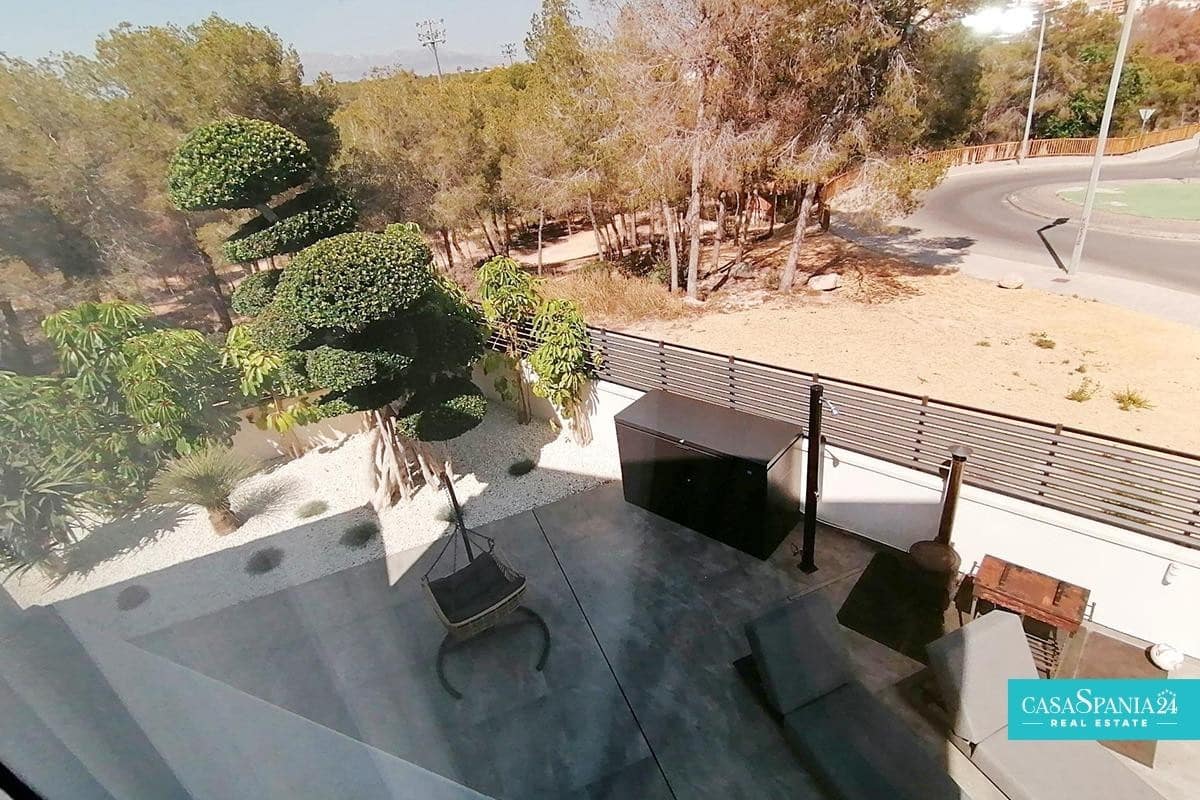 4 soverom Villa til salgs i Benidorm med svømmebasseng garasje - € 2 500 000 (Ref: 9787629)