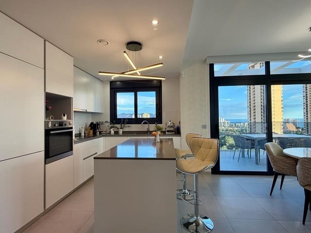 3 chambre Appartement à vendre à Benidorm avec piscine garage - 595 000 € (Ref: 9787642)