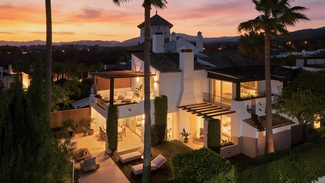 Chalet de 4 habitaciones en Marbella en venta con piscina garaje - 2.595.000 € (Ref: 9787644)