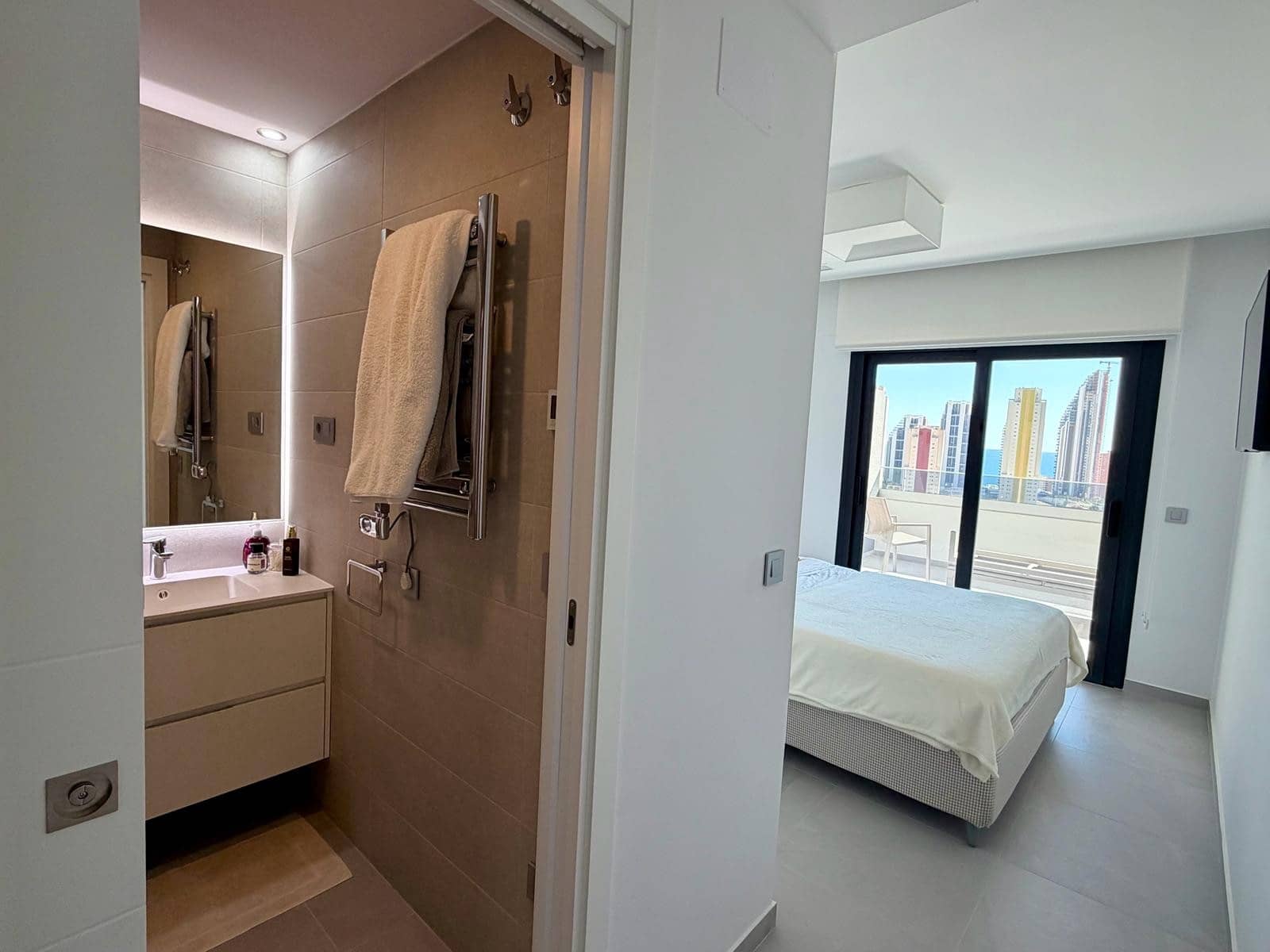 2 quarto Apartamento para venda em Benidorm com piscina garagem - 550 000 € (Ref: 9790017)