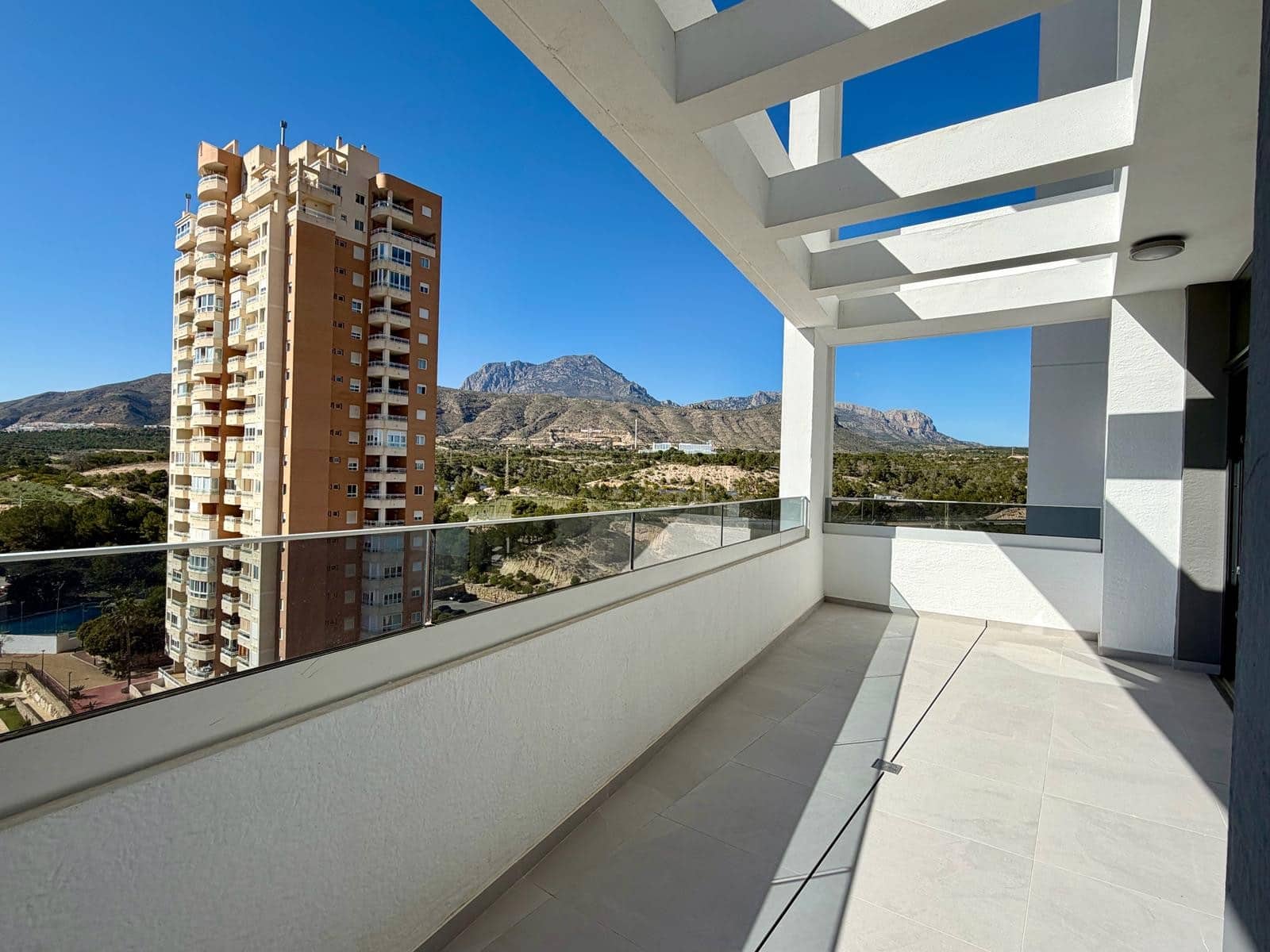 2 quarto Apartamento para venda em Benidorm com piscina garagem - 550 000 € (Ref: 9790017)