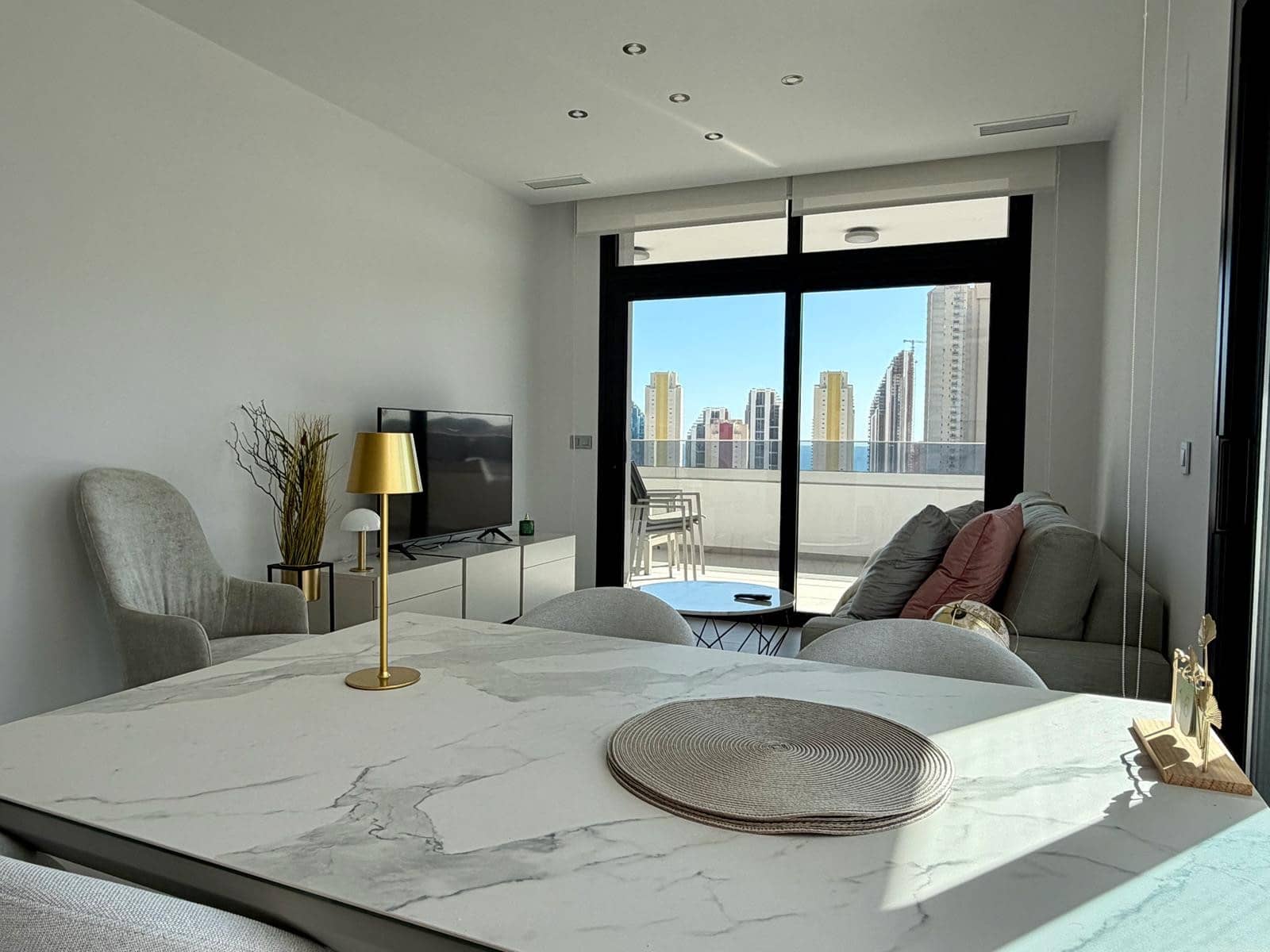 2 bedroom Apartment for sale in Benidorm with pool garage - € 550,000 (Ref: 9790017)