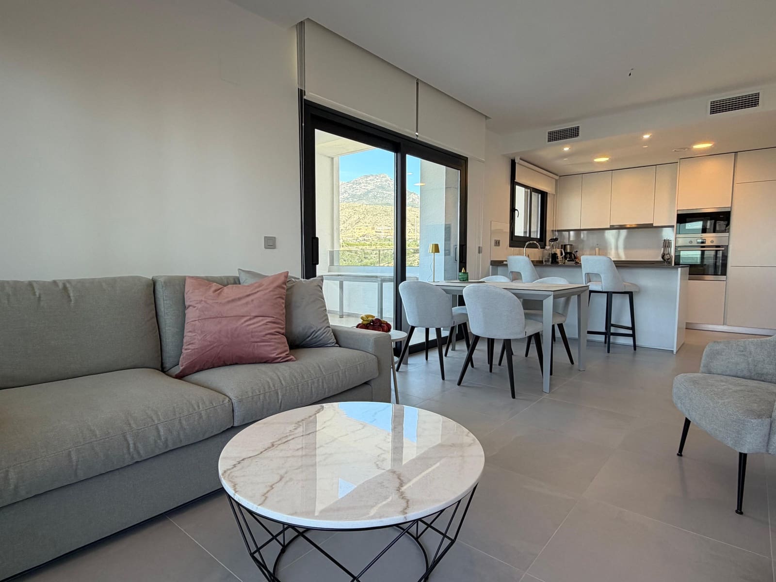 2 soveværelse Lejlighed til salg i Benidorm med swimmingpool garage - € 550.000 (Ref: 9790017)