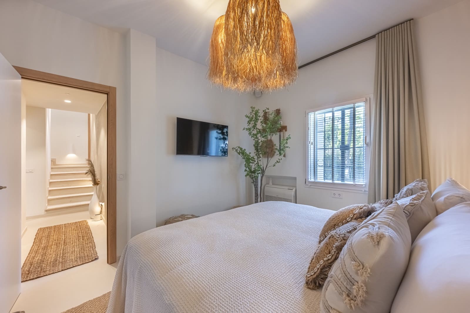 4 soveværelse Villa til salg i Nueva Andalucia med swimmingpool garage - € 2.495.000 (Ref: 9796902)