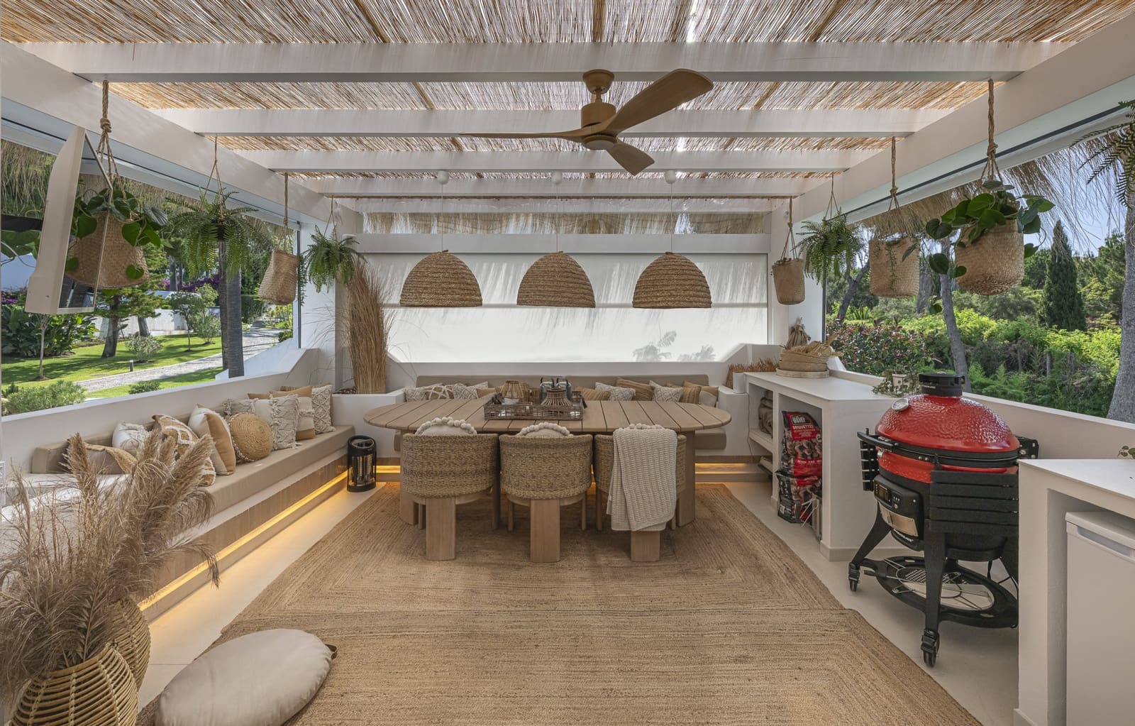 4 soveværelse Villa til salg i Nueva Andalucia med swimmingpool garage - € 2.495.000 (Ref: 9796902)