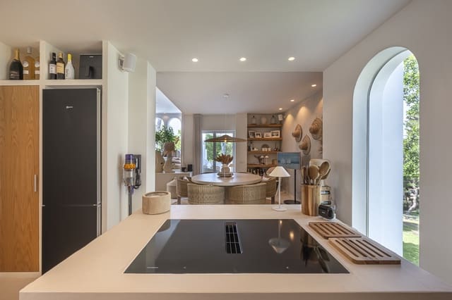 4 chambre Villa/Maison à vendre à Nueva Andalucia, Marbella avec piscine garage - 2 495 000 € (Ref: 9796902)