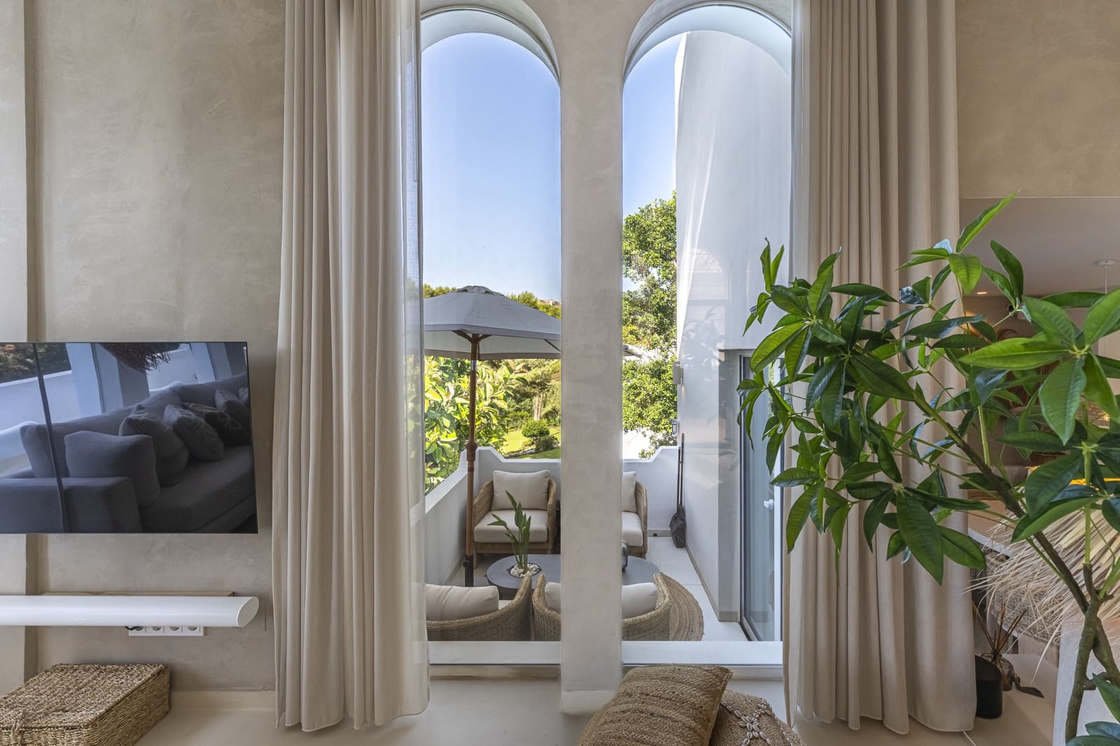 Chalet de 4 habitaciones en Nueva Andalucia en venta con piscina garaje - 2.495.000 € (Ref: 9796902)