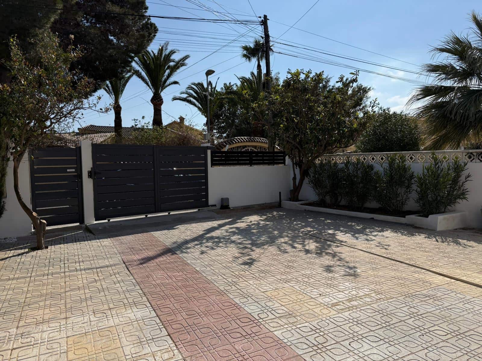 Chalet de 4 habitaciones en La Nucia en venta con piscina garaje - 410.000 € (Ref: 9812928)