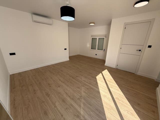 4 soverom Villa til salgs i La Nucia med svømmebasseng garasje - € 410 000 (Ref: 9812928)
