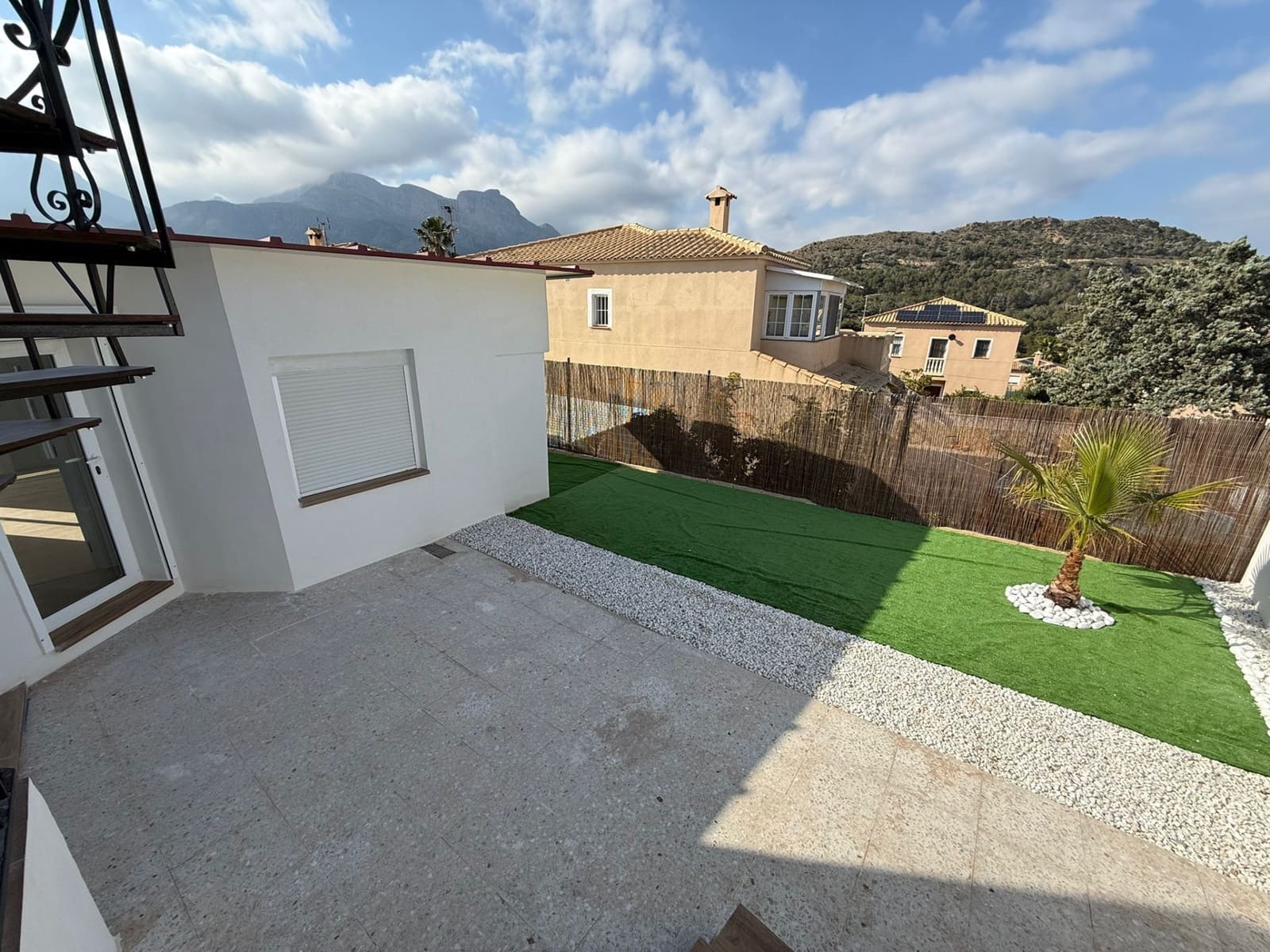 Chalet de 4 habitaciones en La Nucia en venta con piscina garaje - 410.000 € (Ref: 9812928)