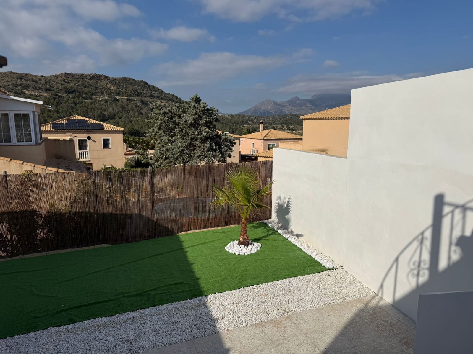 Chalet de 4 habitaciones en La Nucia en venta con piscina garaje - 410.000 € (Ref: 9812928)