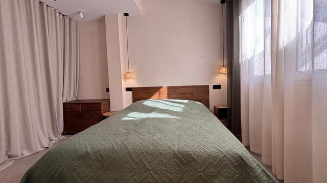 Ático de 2 habitaciones en Alicante / Alacant ciudad en venta - 590.000 € (Ref: 9890298)