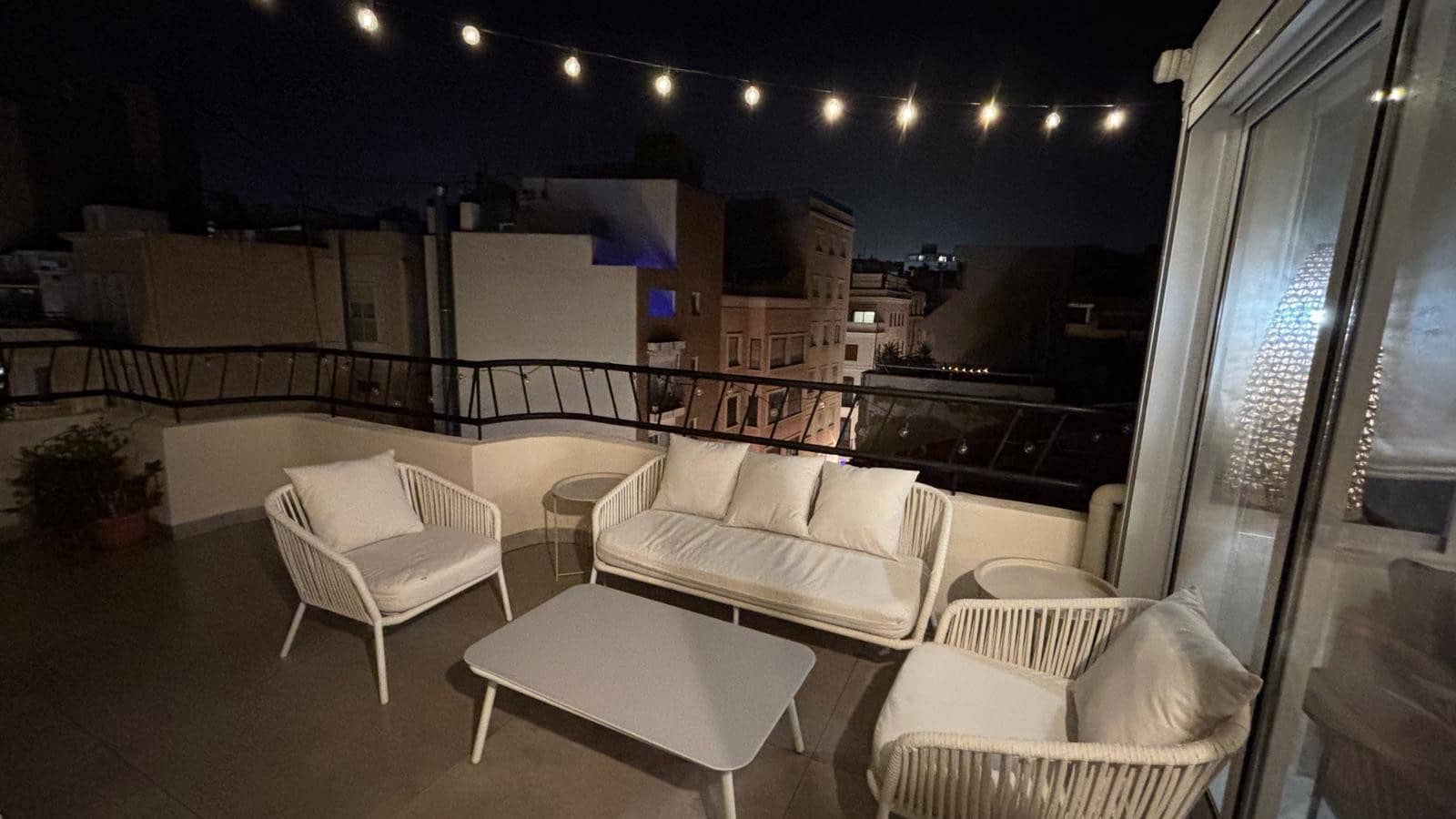 Ático de 2 habitaciones en Alicante / Alacant ciudad en venta - 590.000 € (Ref: 9890298)