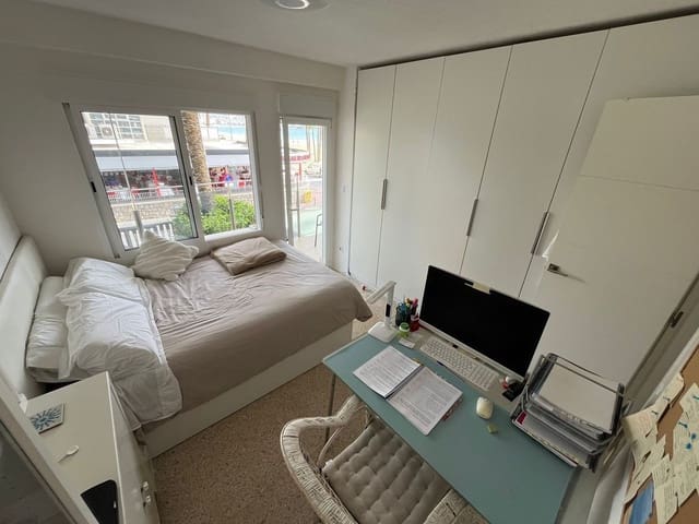 2 sovrum Lägenhet till salu i Playa Poniente, Benidorm med garage - 465 000 € (Ref: 9986808)