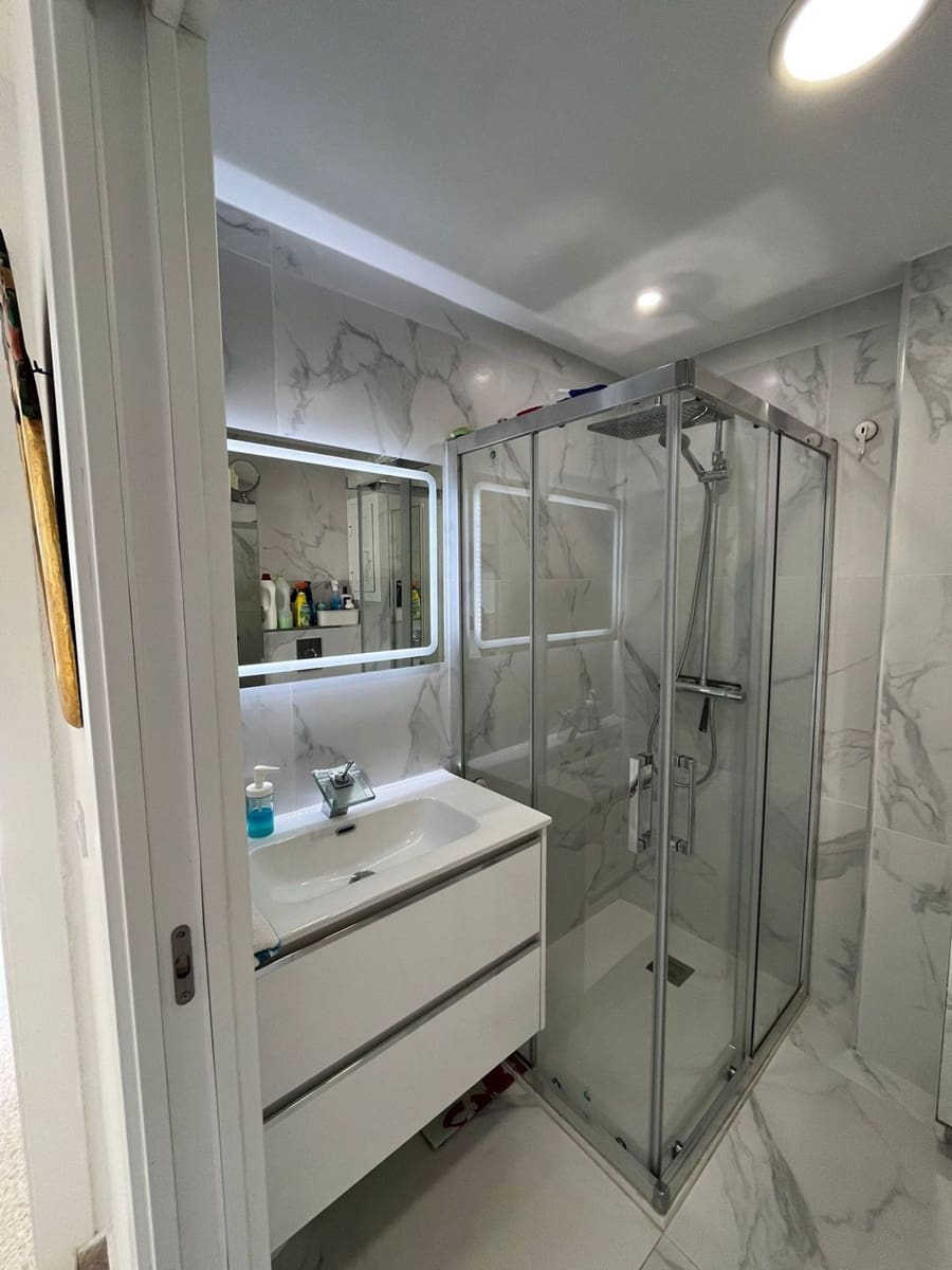 2 slaapkamer Appartement te koop in Benidorm met garage - € 465.000 (Ref: 9986808)