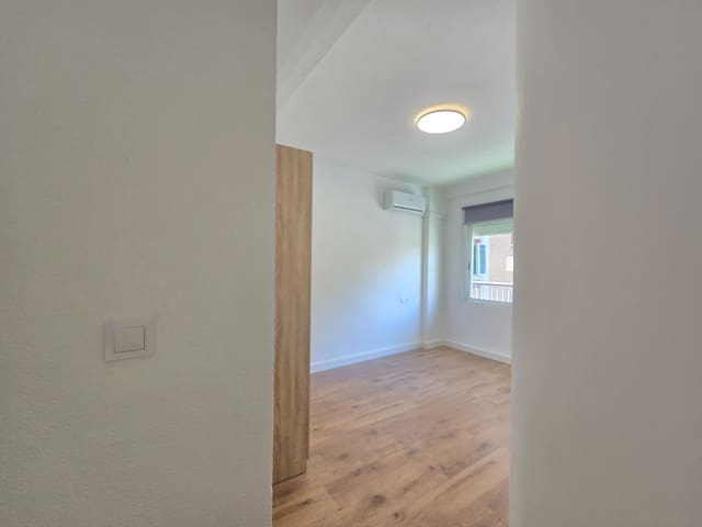 3 chambre Appartement à vendre à Raval Roig - Virgen del Socorro, Alicante ville - 245 000 € (Ref: 10055648)