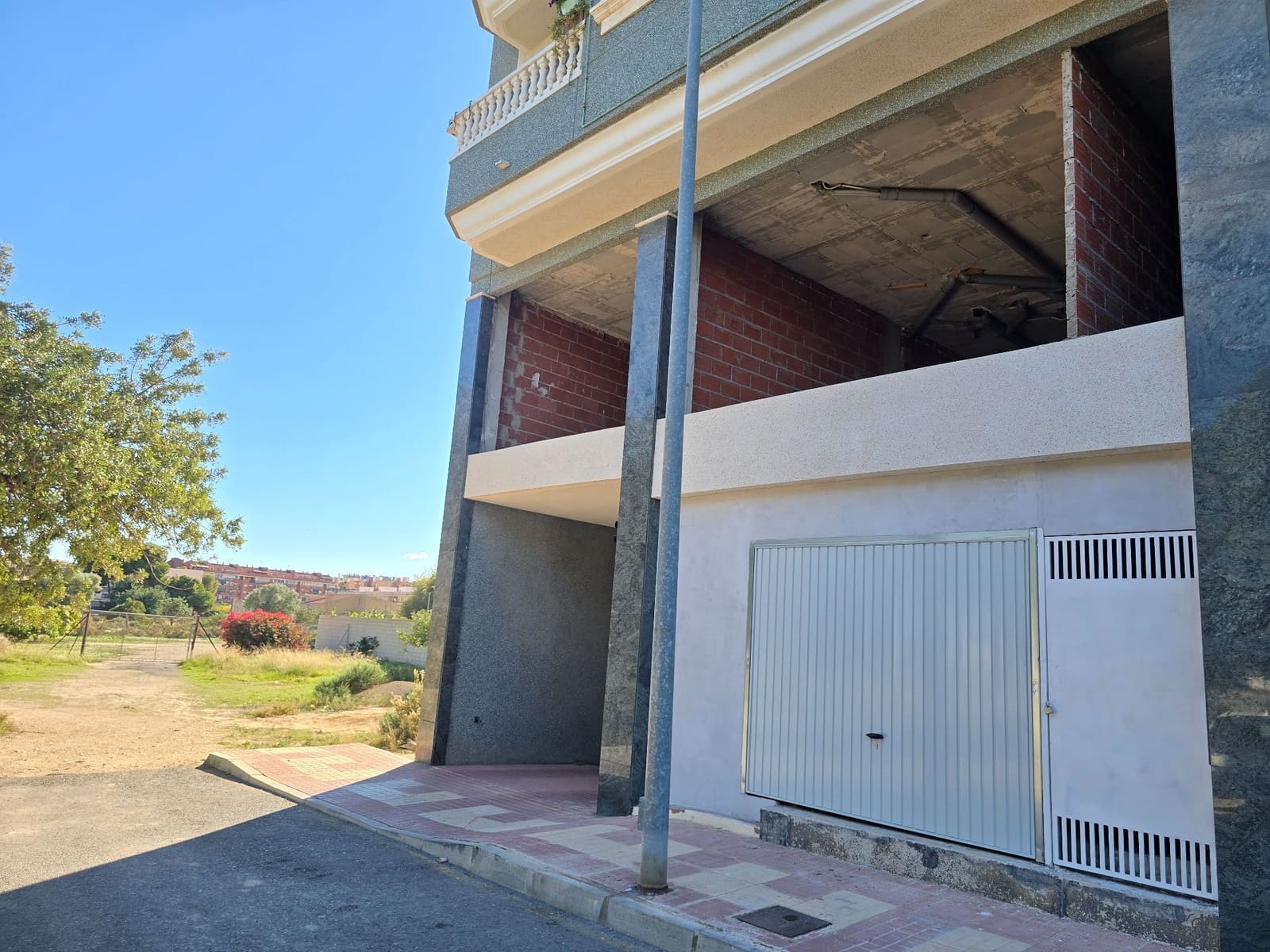 Kaupallinen myytävänä paikassa Alicante kaupunki - 140 000 € (Ref: 10055649)