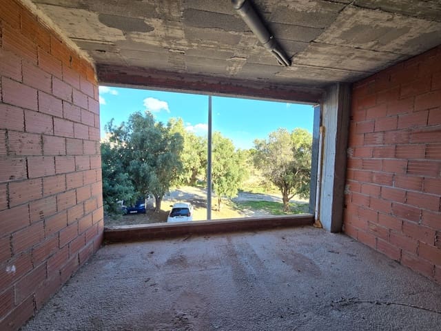 Kommersiell til salgs i Alicante by - € 140 000 (Ref: 10055649)
