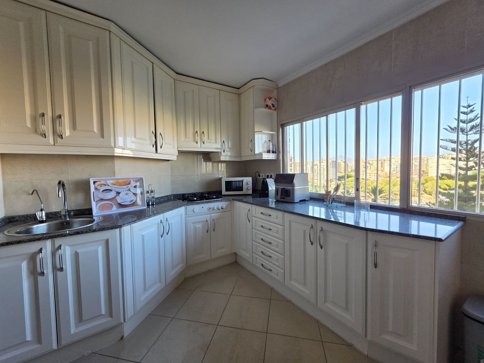 Piso de 2 habitaciones en Alicante / Alacant ciudad en alquiler con piscina garaje - 1.600 € (Ref: 10057442)