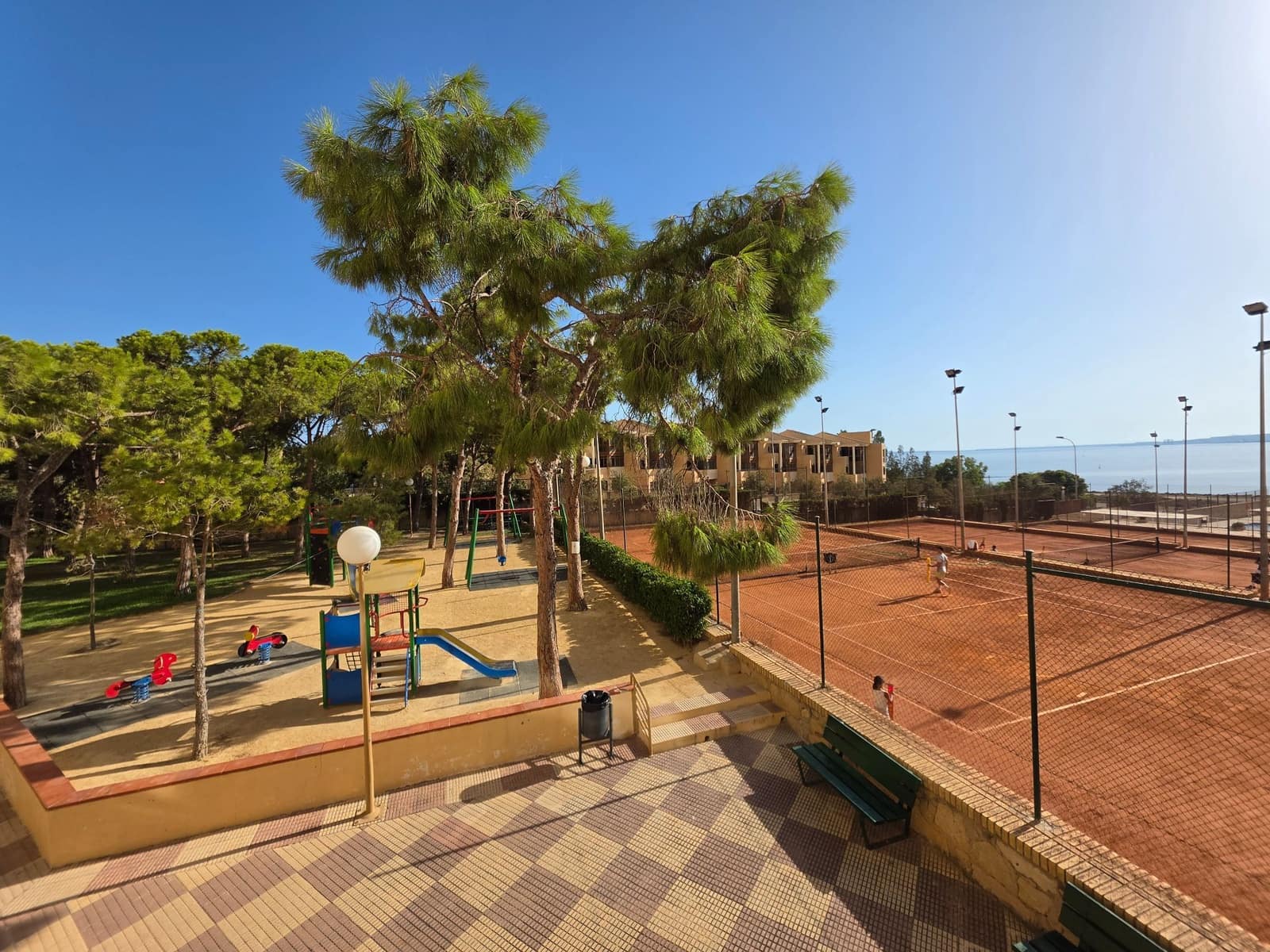 Piso de 2 habitaciones en Alicante / Alacant ciudad en alquiler con piscina garaje - 1.600 € (Ref: 10057442)