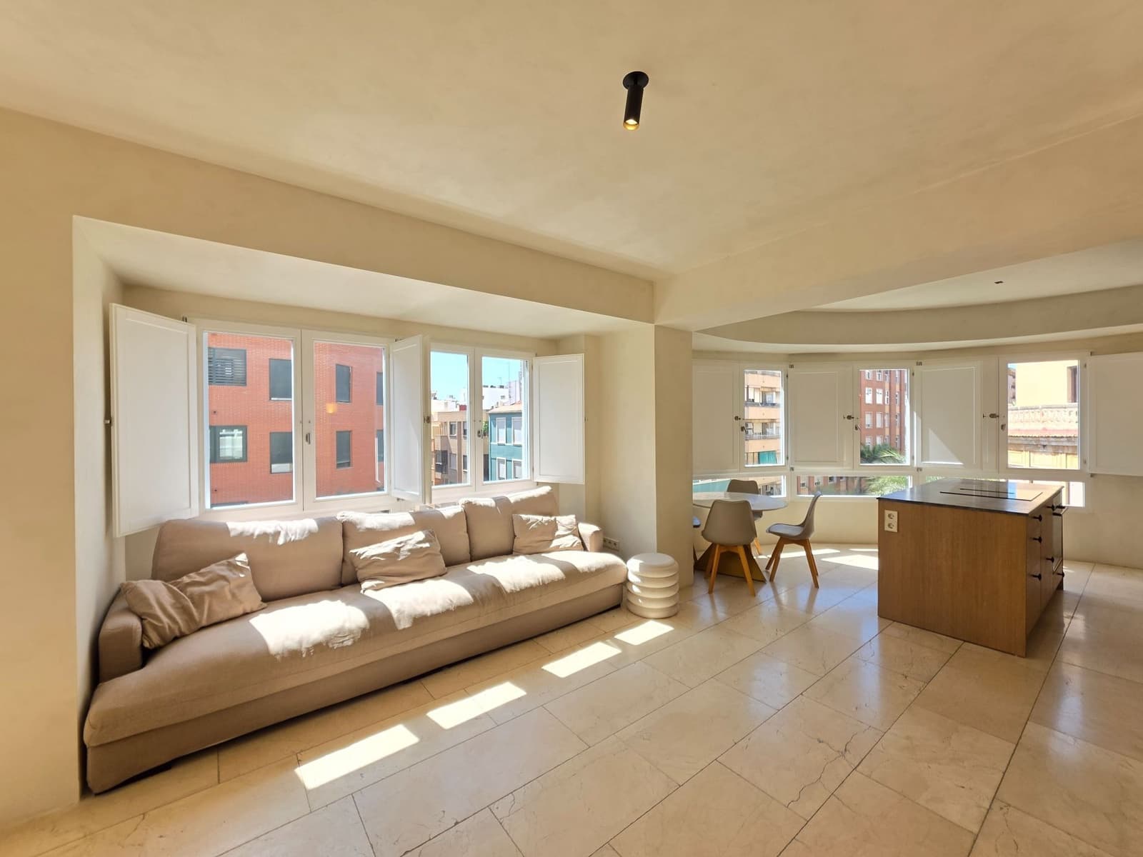 3 soveværelse Lejlighed til leje i Alicante by - € 1.650 (Ref: 10057443)